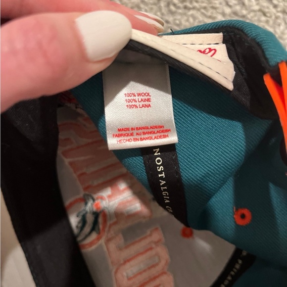 Mitchell & Ness Miami Dolphins hat - Picture 4 of 5